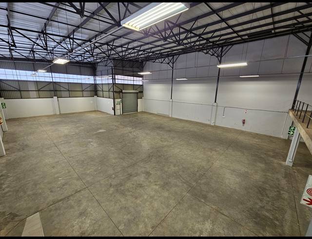 1,237M² WAREHOUSE TO LET IN LANSERIA
